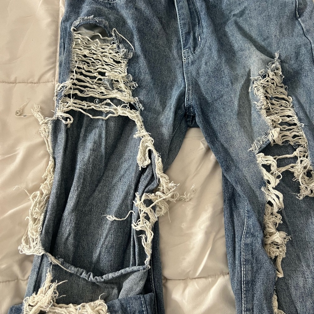 Distressed Ripped Jeans - Picture 4 of 4